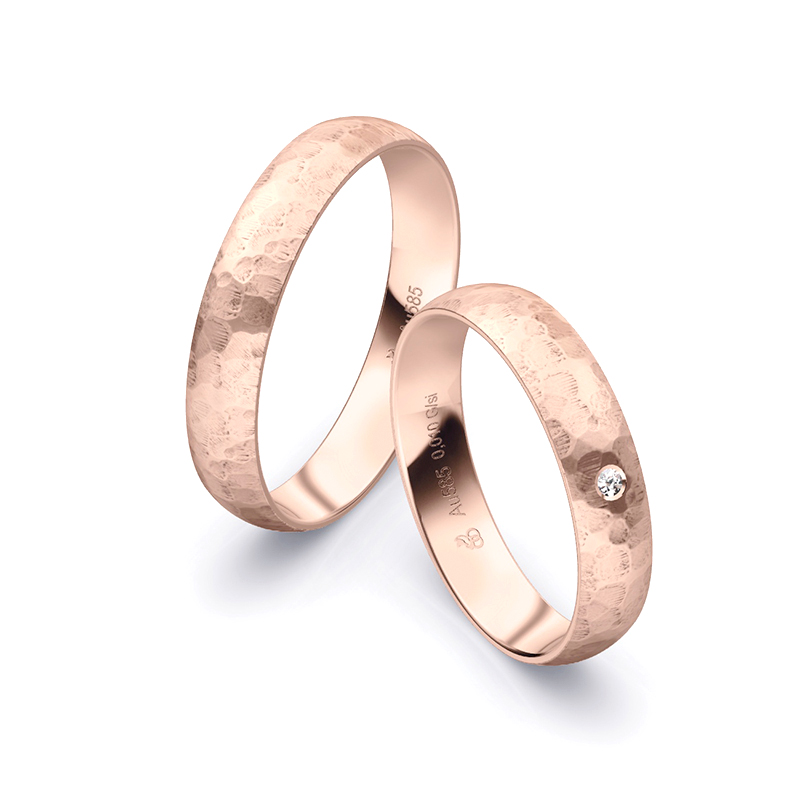 Originelle Eheringe aus Roségold mit Diamant und gehämmertem Muster 5072